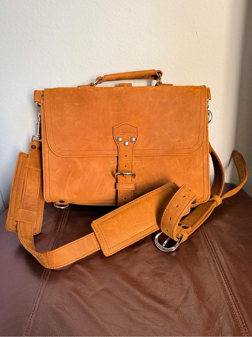 Saddleback Leather Thin Leather Briefcase with Adjustable Strap - Tobacco